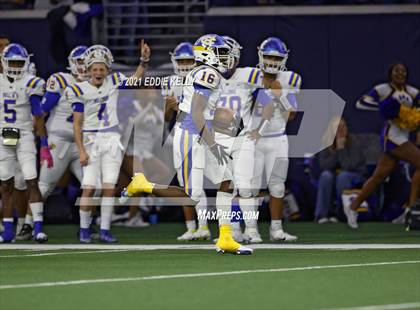 Thumbnail 3 in Chapel Hill vs. LBJ Austin (UIL 4A D1 Semifinal Playoff) photogallery.