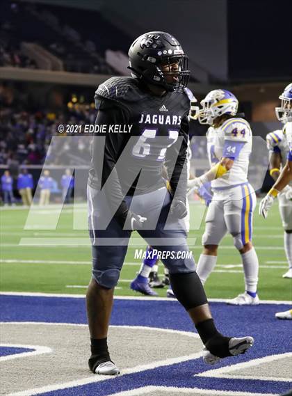 Thumbnail 2 in Chapel Hill vs. LBJ Austin (UIL 4A D1 Semifinal Playoff) photogallery.