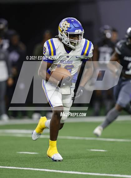 Thumbnail 2 in Chapel Hill vs. LBJ Austin (UIL 4A D1 Semifinal Playoff) photogallery.