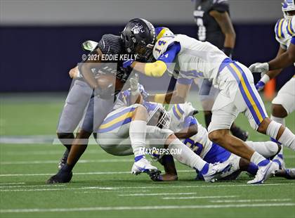 Thumbnail 1 in Chapel Hill vs. LBJ Austin (UIL 4A D1 Semifinal Playoff) photogallery.