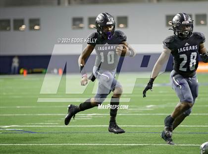 Thumbnail 2 in Chapel Hill vs. LBJ Austin (UIL 4A D1 Semifinal Playoff) photogallery.