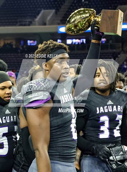 Thumbnail 3 in Chapel Hill vs. LBJ Austin (UIL 4A D1 Semifinal Playoff) photogallery.