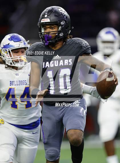 Thumbnail 3 in Chapel Hill vs. LBJ Austin (UIL 4A D1 Semifinal Playoff) photogallery.