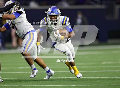 Thumbnail 2 in Chapel Hill vs. LBJ Austin (UIL 4A D1 Semifinal Playoff) photogallery.