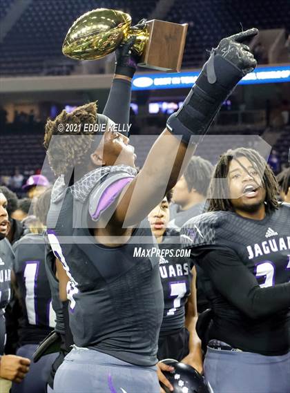 Thumbnail 2 in Chapel Hill vs. LBJ Austin (UIL 4A D1 Semifinal Playoff) photogallery.