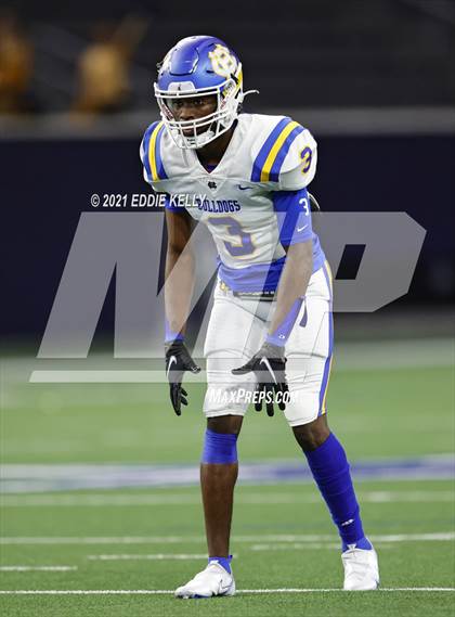Thumbnail 2 in Chapel Hill vs. LBJ Austin (UIL 4A D1 Semifinal Playoff) photogallery.