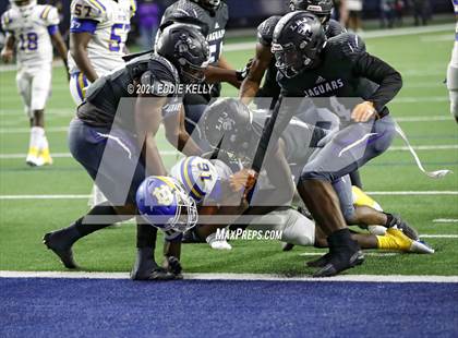 Thumbnail 1 in Chapel Hill vs. LBJ Austin (UIL 4A D1 Semifinal Playoff) photogallery.