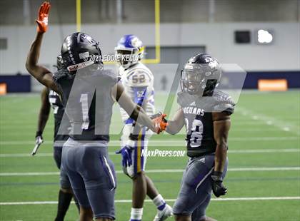 Thumbnail 2 in Chapel Hill vs. LBJ Austin (UIL 4A D1 Semifinal Playoff) photogallery.