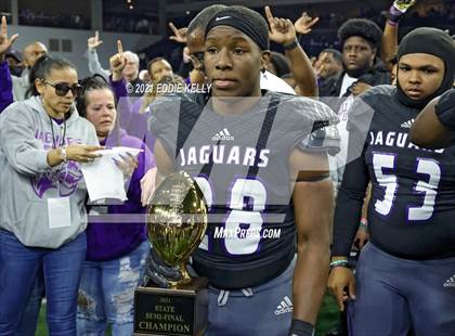 Thumbnail 1 in Chapel Hill vs. LBJ Austin (UIL 4A D1 Semifinal Playoff) photogallery.