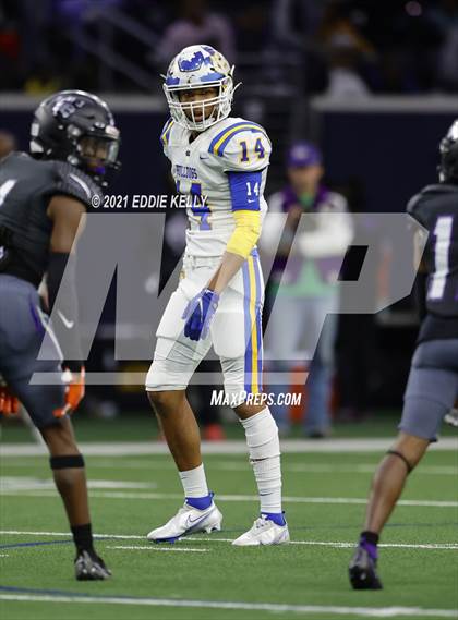 Thumbnail 1 in Chapel Hill vs. LBJ Austin (UIL 4A D1 Semifinal Playoff) photogallery.
