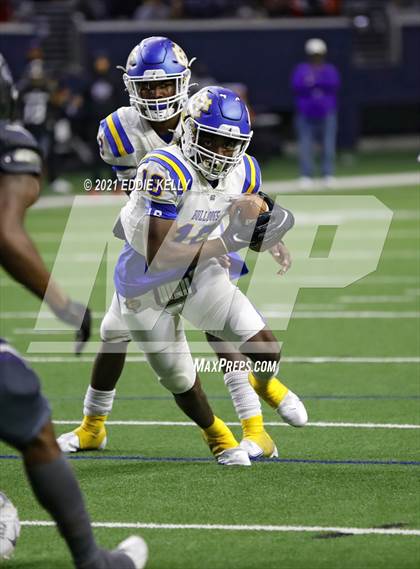 Thumbnail 2 in Chapel Hill vs. LBJ Austin (UIL 4A D1 Semifinal Playoff) photogallery.