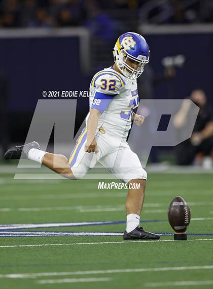 Thumbnail 3 in Chapel Hill vs. LBJ Austin (UIL 4A D1 Semifinal Playoff) photogallery.