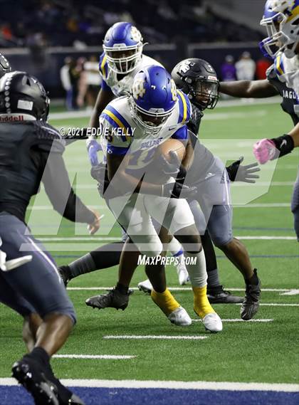 Thumbnail 3 in Chapel Hill vs. LBJ Austin (UIL 4A D1 Semifinal Playoff) photogallery.