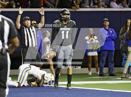 Thumbnail 2 in Chapel Hill vs. LBJ Austin (UIL 4A D1 Semifinal Playoff) photogallery.
