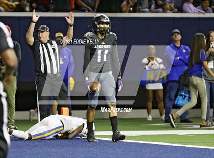 Thumbnail 1 in Chapel Hill vs. LBJ Austin (UIL 4A D1 Semifinal Playoff) photogallery.