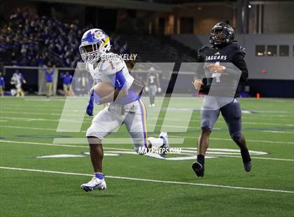 Thumbnail 2 in Chapel Hill vs. LBJ Austin (UIL 4A D1 Semifinal Playoff) photogallery.