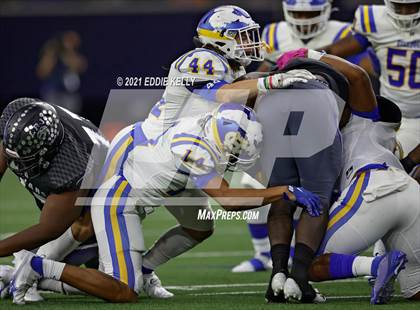 Thumbnail 1 in Chapel Hill vs. LBJ Austin (UIL 4A D1 Semifinal Playoff) photogallery.