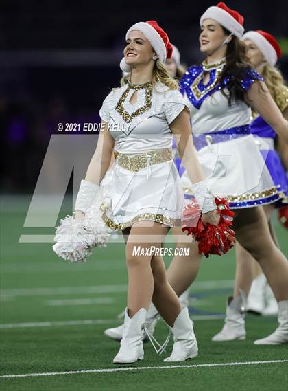 Thumbnail 1 in Chapel Hill vs. LBJ Austin (UIL 4A D1 Semifinal Playoff) photogallery.