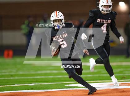 Thumbnail 1 in Skyline vs Kettle Run (VHSL Class 3 Region Final) photogallery.