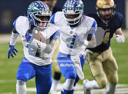Thumbnail 3 in Winton Woods vs. Archbishop Hoban (OHSAA Division II Final) photogallery.