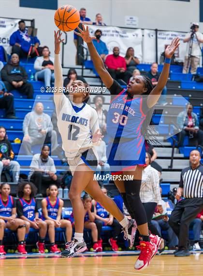 Thumbnail 2 in North Mecklenburg @ Lake Norman (NCHSAA 4A Round 3) photogallery.