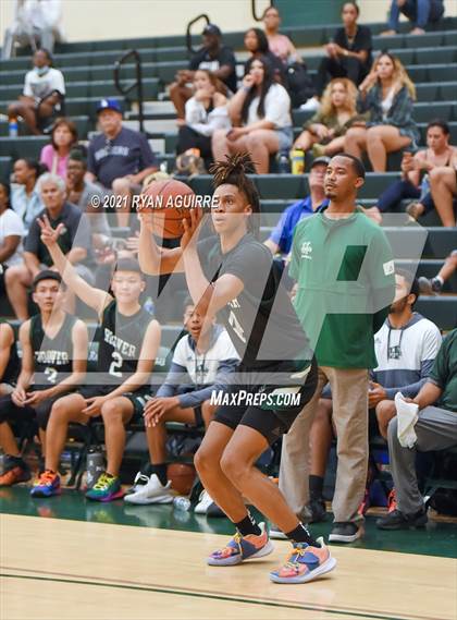 Thumbnail 1 in Hoover @ Linfield Christian (CIF D4AA Semifinal) photogallery.