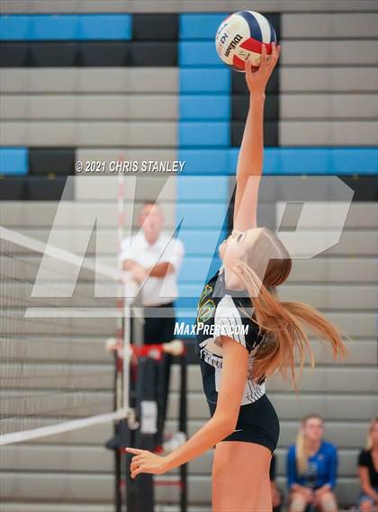 Thumbnail 2 in Fairfax vs Show Low (Wolves Classic) photogallery.