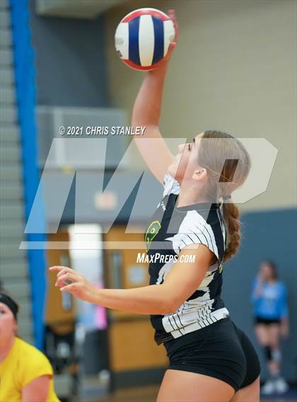 Thumbnail 2 in Fairfax vs Show Low (Wolves Classic) photogallery.