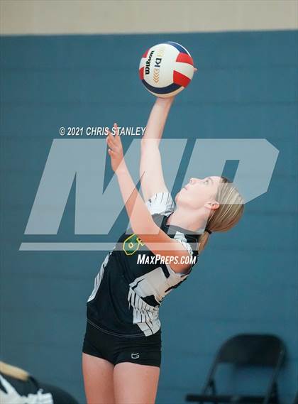Thumbnail 1 in Fairfax vs Show Low (Wolves Classic) photogallery.