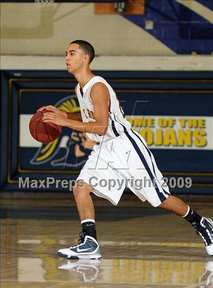 Thumbnail 2 in McClatchy vs. Elk Grove (Trojan Toss-Up) photogallery.