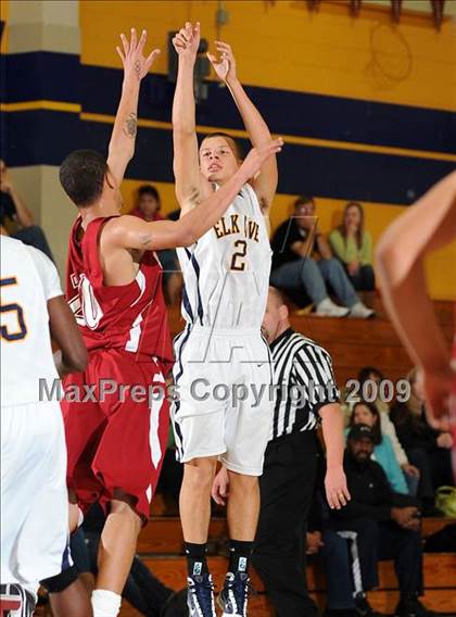Thumbnail 1 in McClatchy vs. Elk Grove (Trojan Toss-Up) photogallery.