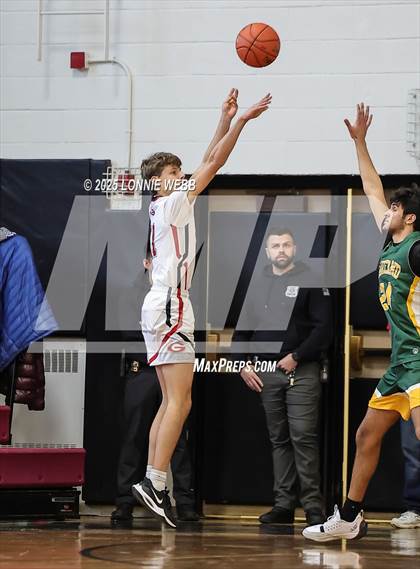 Thumbnail 1 in Lakeland @ Rye (NYSPHSAA Section 1 Class AA Second Round) photogallery.