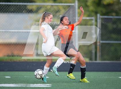 Thumbnail 1 in Oakland Mills @ Atholton photogallery.