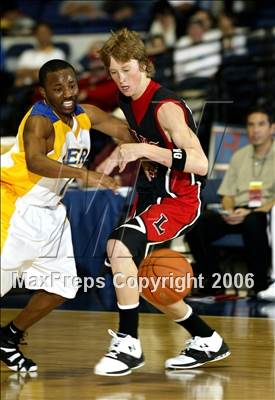 Thumbnail 2 in Verbum Dei vs. Orange Lutheran (Nike Extravaganza) photogallery.