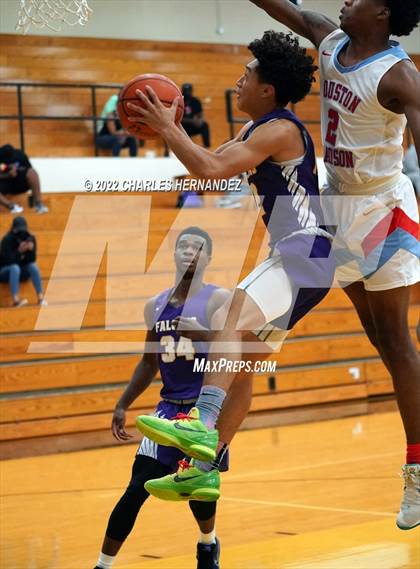 Thumbnail 1 in Jersey Village vs. Madison (Conroe Christmas Classic) photogallery.