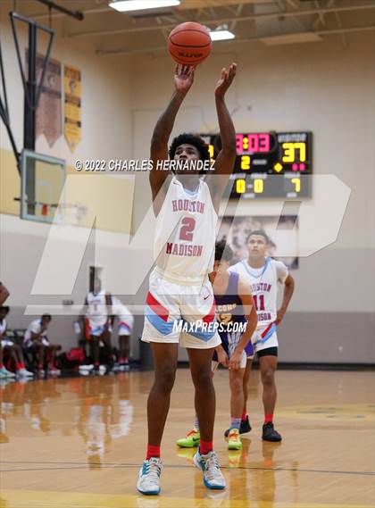 Thumbnail 3 in Jersey Village vs. Madison (Conroe Christmas Classic) photogallery.