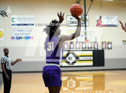 Thumbnail 2 in Jersey Village vs. Madison (Conroe Christmas Classic) photogallery.