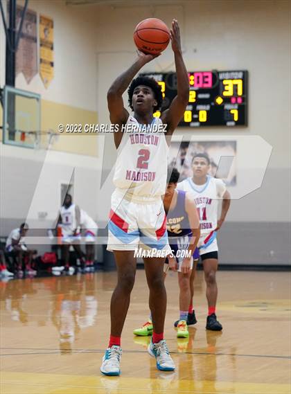 Thumbnail 2 in Jersey Village vs. Madison (Conroe Christmas Classic) photogallery.