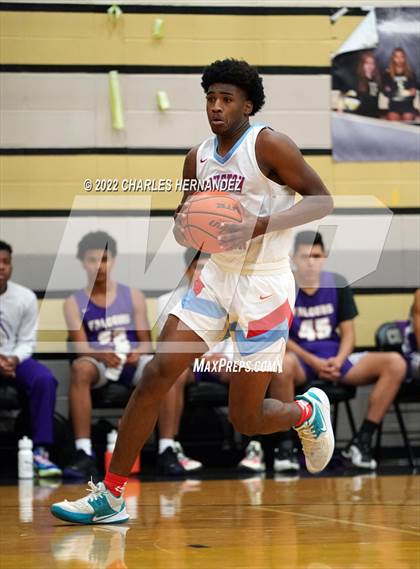 Thumbnail 3 in Jersey Village vs. Madison (Conroe Christmas Classic) photogallery.