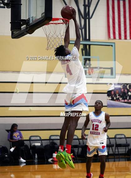 Thumbnail 3 in Jersey Village vs. Madison (Conroe Christmas Classic) photogallery.