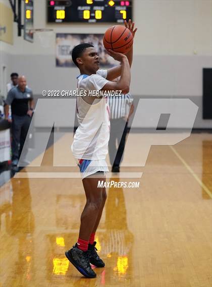 Thumbnail 1 in Jersey Village vs. Madison (Conroe Christmas Classic) photogallery.