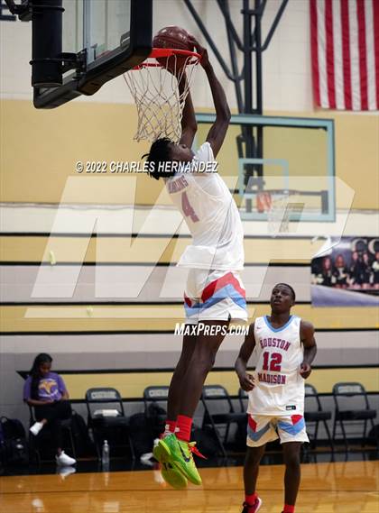 Thumbnail 1 in Jersey Village vs. Madison (Conroe Christmas Classic) photogallery.