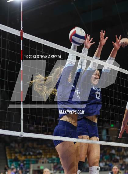 Thumbnail 3 in Valor Christian vs. Grandview (CHSAA 5A Second Round) photogallery.