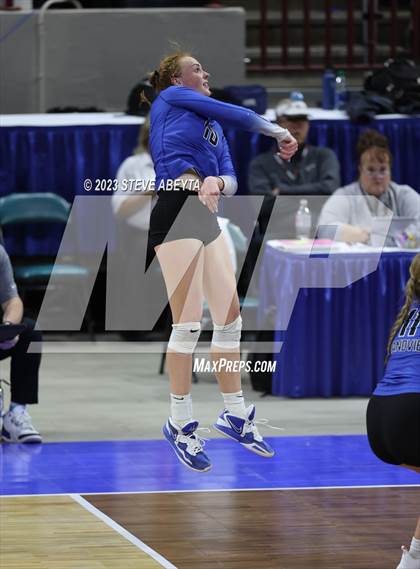 Thumbnail 2 in Valor Christian vs. Grandview (CHSAA 5A Second Round) photogallery.