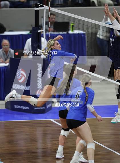 Thumbnail 2 in Valor Christian vs. Grandview (CHSAA 5A Second Round) photogallery.