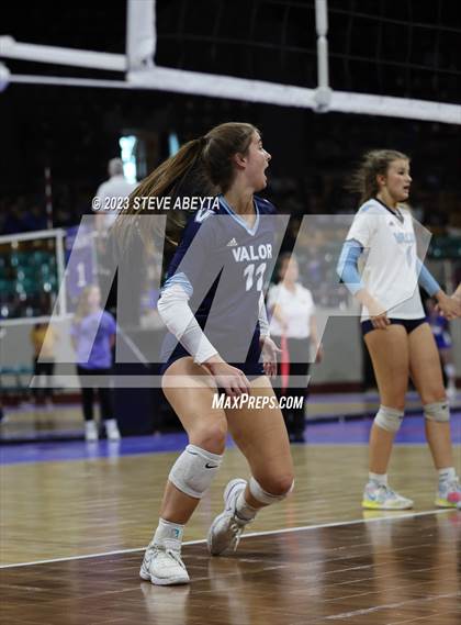 Thumbnail 2 in Valor Christian vs. Grandview (CHSAA 5A Second Round) photogallery.