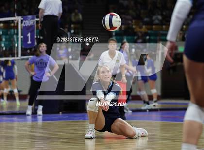Thumbnail 2 in Valor Christian vs. Grandview (CHSAA 5A Second Round) photogallery.