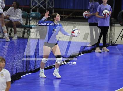 Thumbnail 2 in Valor Christian vs. Grandview (CHSAA 5A Second Round) photogallery.