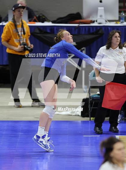 Thumbnail 3 in Valor Christian vs. Grandview (CHSAA 5A Second Round) photogallery.