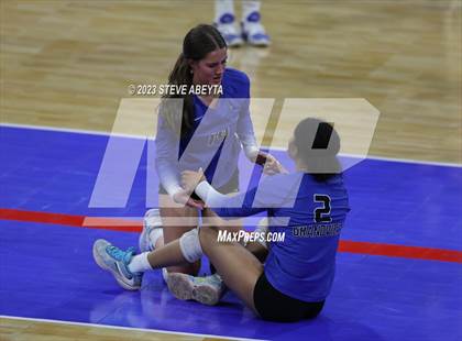 Thumbnail 2 in Valor Christian vs. Grandview (CHSAA 5A Second Round) photogallery.